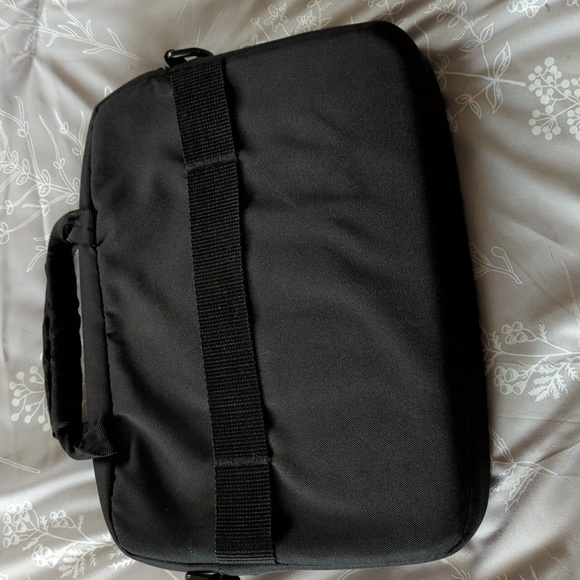 Amazon Basics tablet carrier - Picture 3 of 8